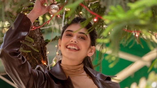 If you are looking to take a ‘uniform’ approach to dressing without compromising a fashionable look, opt for muted style this holiday season like Bollywood actor Sanjana Sanghi, whose latest viral pictures are a crash course in nailing a fuss-free approach while grabbing all the spotlight. (Instagram/sanjanasanghi96)