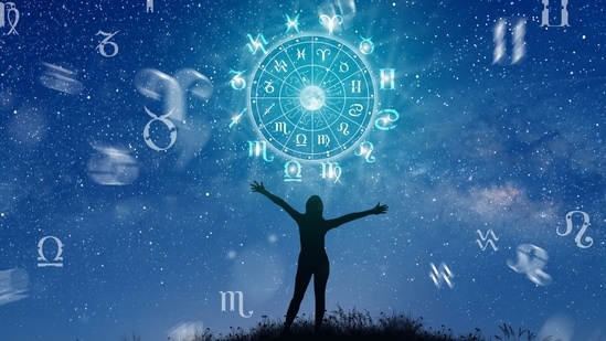 Career Horoscope 2022: In 2022, there will be a strong planetary transit involving Saturn. On April 29, Saturn will move to Aquarius sign and will stay here for 70-odd days and will, once again, move back to Capricorn sign on July 12, and stay here for the rest of the year.(shutterstock.com)