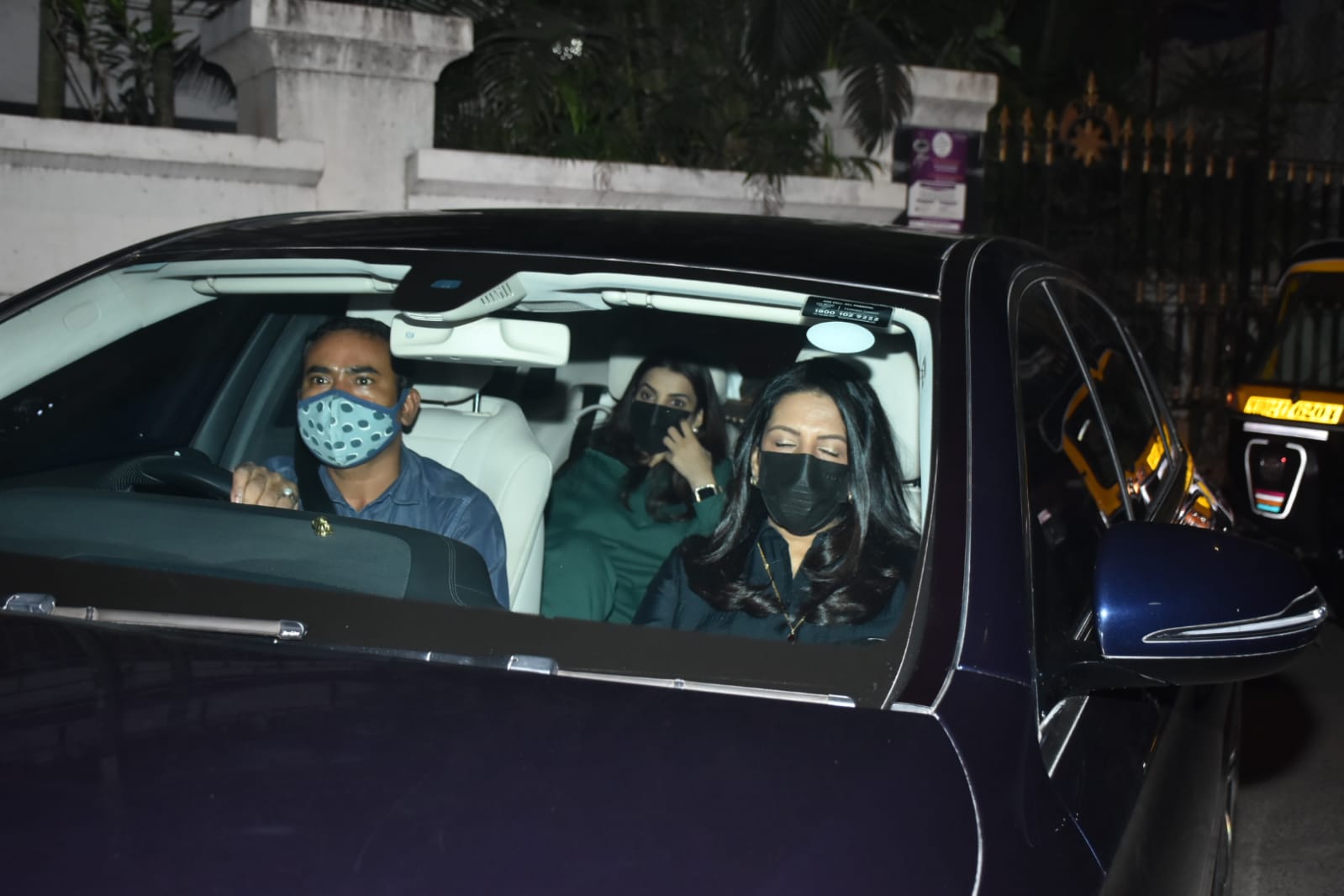 Ranveer's mother Anju Bhavnani and sister Ritika Bhavnani arrived for dinner. (Varinder Chawla)