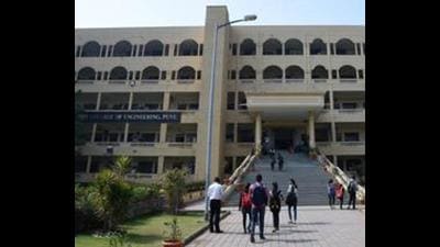 Thirteen mechanical engineering students from the MIT World Peace university in Kothrud, all of whom were fully vaccinated, have tested positive for Covid-19 (HT PHOTO)