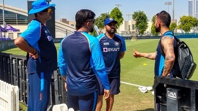 Ravi Shastri, MS Dhoni, Rohit Sharma, and Virat Kohli seen chatting&nbsp; (TWITTER/BCCI)