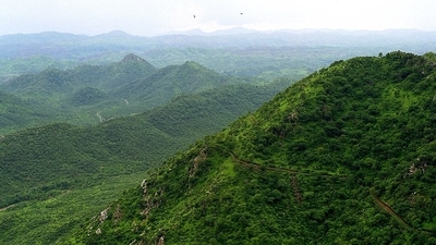 The current regional plan identifies the Aravalli ridge in Delhi, Rajasthan and Haryana, forest areas, Yamuna, Ganga, Kali, Hindon, Sahibi and major lakes such as Badkal, Suraj Kund and Damdama as protected zones, where construction is not allowed. (Wikimedia Commons)