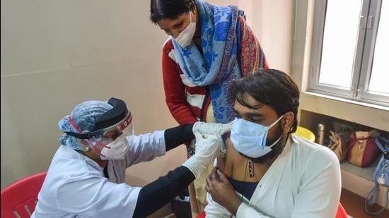 The Centre’s advise to the five states, UP, Punjab, Manipur, Uttarakhand and Goa comes against the backdrop of concern that the elections could lead to spread of the coronavirus disease. (PTI)