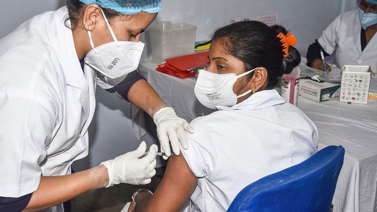 On Saturday, Prime Minister Narendra Modi announced that the precautionary dose will be provided to the healthcare professionals who have been the frontline covid warriors.(PTI)
