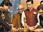 Prominent film personalities inaugurated the Kashi film festival (PIB)