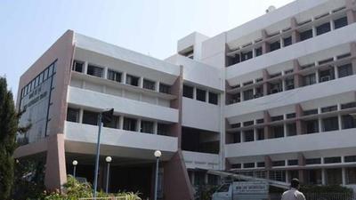 Pune Cantonment Board (PCB) main building. Acting on HC orders, the chief secretary has called PCB CEO for a hearing at his office on January 11 in connection with the pending tax dues of over  ₹459 crore. (HT)