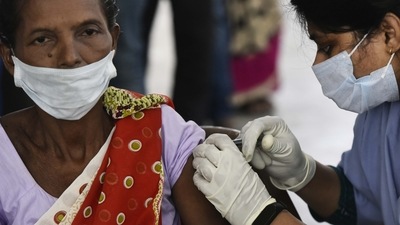 After assessing the past covid situation, it is advised to the senior citizens to get a co-morbidity certificate from their doctors to get the precaution dose. The doses will be rolled out from January 10, 2022. (Hindustan Times) After assessing the past covid situation, it is advised to the senior citizens to get a co-morbidity certificate from their doctors to get the precaution dose. The doses will be rolled out from January 10, 2022. (Hindustan Times)