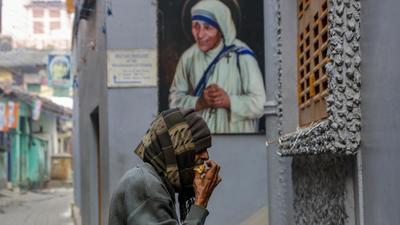 The Centre on December 25 decided against renewing Missionaries of Charity’s license under the Foreign Contribution Regulation Act. West Bengal chief minister Banerjee expressed shock over the move (AP) The Centre on December 25 decided against renewing Missionaries of Charity’s license under the Foreign Contribution Regulation Act. West Bengal chief minister Banerjee expressed shock over the move (AP)