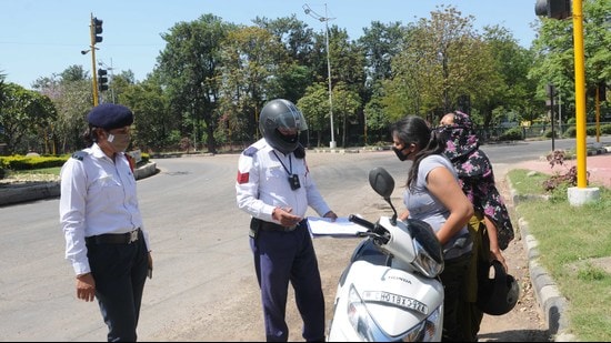 As per data available with the Chandigarh traffic police, 64,119 challans for speeding have been issued till December 26 in 2021. (HT file)