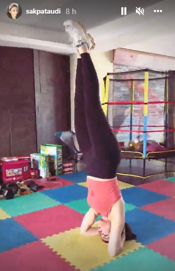 Soha Ali Khan performs a headstand &nbsp;(Instagram/sakpataudi)