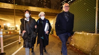 Christine Maxwell (left) and her siblings Isabel Maxwell (center) and Kevin Maxwell leave the courthouse after the verdict. Ghislaine Maxwell was convicted of luring teenage girls to be sexually abused by American millionaire Jeffrey Epstein. (AP) Christine Maxwell (left) and her siblings Isabel Maxwell (center) and Kevin Maxwell leave the courthouse after the verdict. Ghislaine Maxwell was convicted of luring teenage girls to be sexually abused by American millionaire Jeffrey Epstein. (AP)