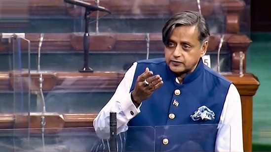 Shashi Tharoor adds to teh Hindu versus Hindutva debate sharing an old post.&nbsp;(PTI)