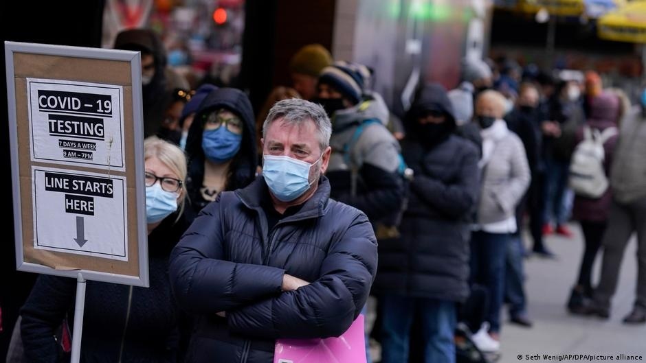 People with asymptomatic COVID can go out with a mask after five days of isolation (Seth Wenig/AP/DPA/picture alliance) People with asymptomatic COVID can go out with a mask after five days of isolation (Seth Wenig/AP/DPA/picture alliance)