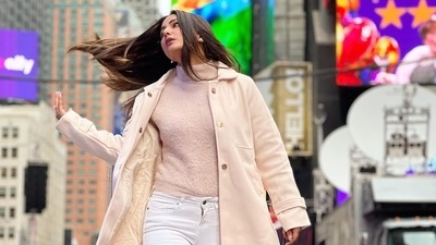 “Hello NYC!” Hina captioned her Instagram post, adding hashtags such as ‘travel photography’ and ‘winter fashion’. “Hello NYC!” Hina captioned her Instagram post, adding hashtags such as ‘travel photography’ and ‘winter fashion’.