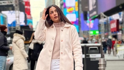 Hina was last seen alongside Shaheer Sheikh in a music video titled Mohabbat Hai. Hina was last seen alongside Shaheer Sheikh in a music video titled Mohabbat Hai.