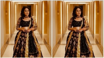 For the Sangeet night, Swara decked up in a black and golden lehenga choli. (Instagram/@reallyswara)