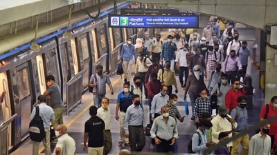 Commuters seen at Rajiv Chowk metro station. (Raj K Raj/HT File Photo) Commuters seen at Rajiv Chowk metro station. (Raj K Raj/HT File Photo)