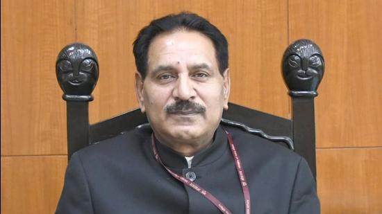 Adviser Dharam Pal issued directions to officials to ensure vaccination of the entire eligible population in Chandigarh with a week in view of rising Covid cases. (HT File)