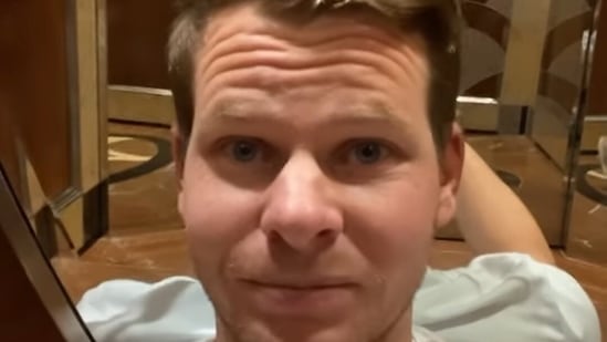 Steve Smith gets trapped in lift for almost an hour Steve Smith gets trapped in lift for almost an hour