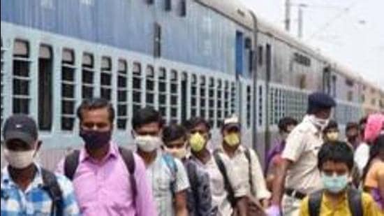 Jamalpur Rail superintendent of police Amir Javed said the men who robbed the train and shot at Ritik Kumar Verma have been identified and raids are being conducted for arrest. (HT File Photo)