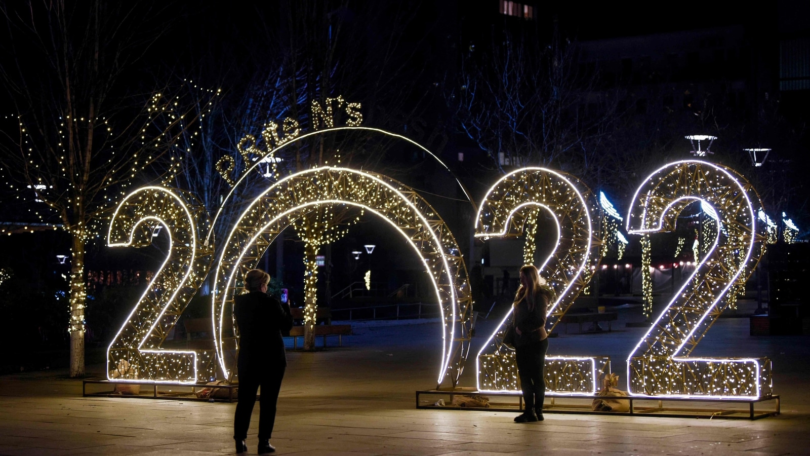 2022 год обзор. Лондон новый год 2022. Европейский новый год в 2022 году. New year decorations 2022 год. Буа новый год 2022.