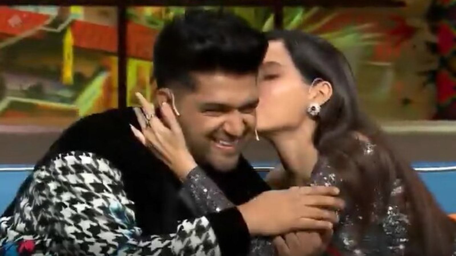 Guru Randhawa Xxx Video - Guru calls Nora 'mean' as she imitates him, she placates him with a kiss.  Watch - Hindustan Times
