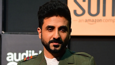 Vir Das bids farewell to 2021. (AFP)