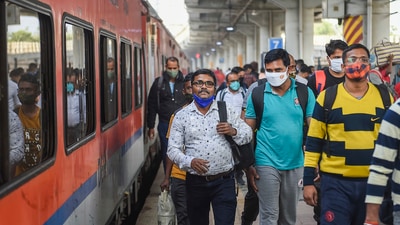 According to the recent data, India Omicron cases stand at 961. Among them 320 people have recovered as well. (PTI) According to the recent data, India Omicron cases stand at 961. Among them 320 people have recovered as well. (PTI)