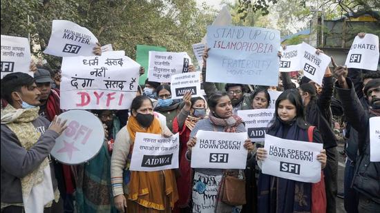 AISA and SFI members protest against the alleged hate speech in Haridwar, in New Delhi on December 27. (PTI)