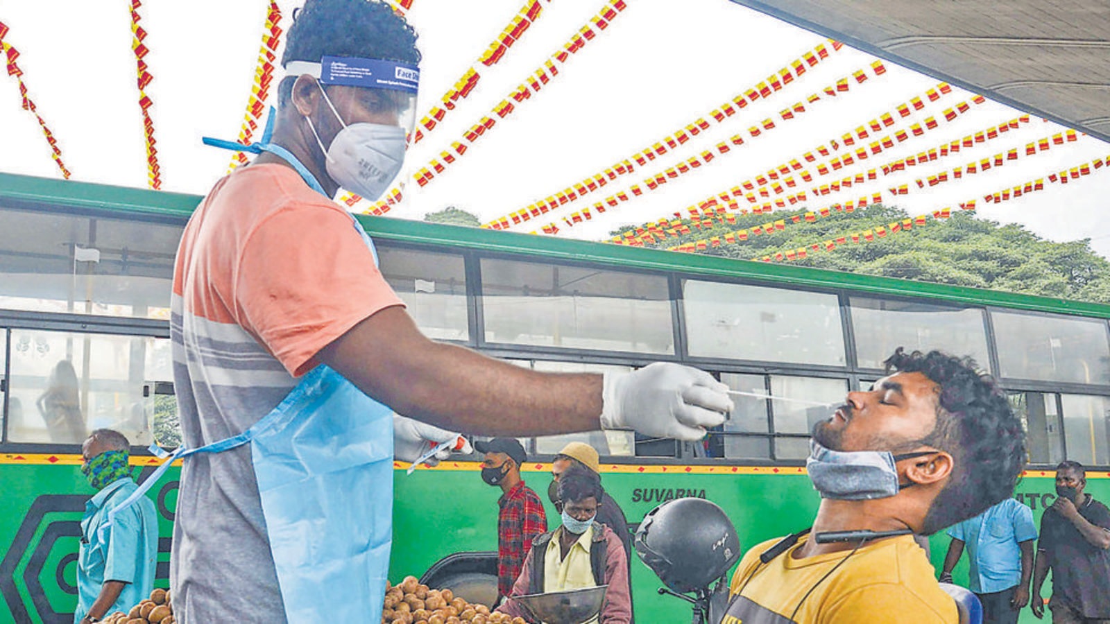 Karnataka reports over 1k fresh Covid cases, 5 deaths; Bengaluru logs