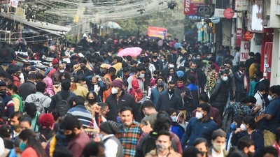 People visit the weekly markets amid the odd-even system as per guidelines set by the Delhi government, in New Delhi. (PTI) People visit the weekly markets amid the odd-even system as per guidelines set by the Delhi government, in New Delhi. (PTI)