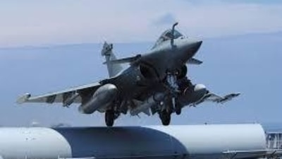Rafale Maritime Strike fighter taking off from an aircraft carrier. Rafale Maritime Strike fighter taking off from an aircraft carrier.