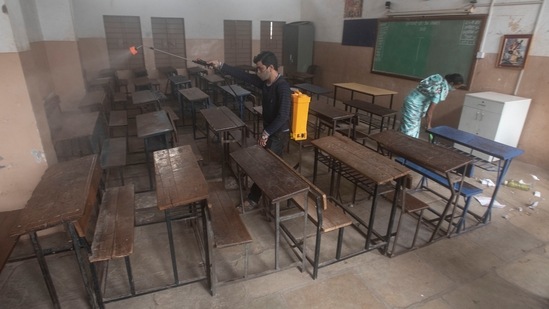 Tamil Nadu: No physical classes for 1-8 till January 10 Tamil Nadu: No physical classes for 1-8 till January 10