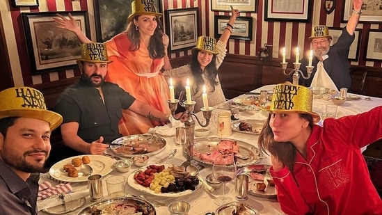 Kunal Kemmu, Soha Ali Khan, Saif Ali Khan and Kareena Kapoor finally unite on the New Year's eve. 