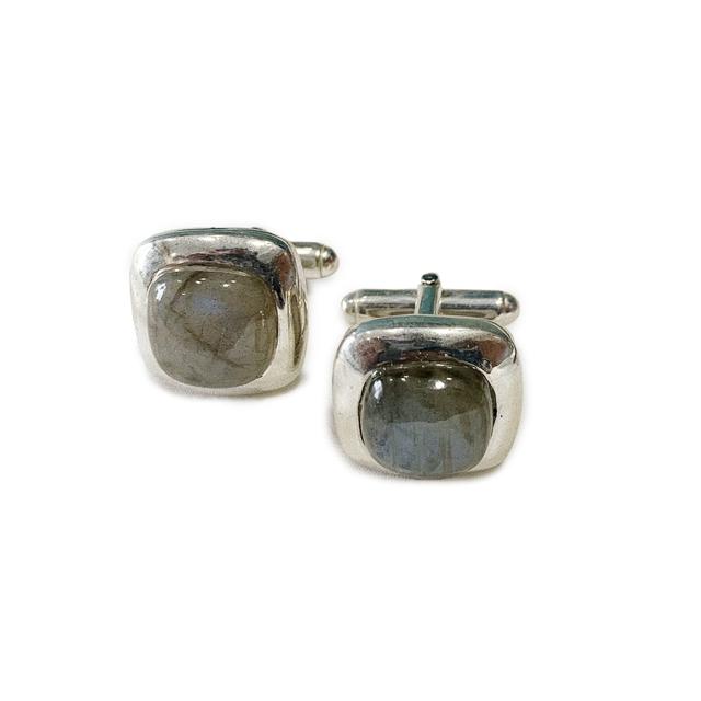 The smart cufflinks from Jayore are studded with semi-precious stones The smart cufflinks from Jayore are studded with semi-precious stones