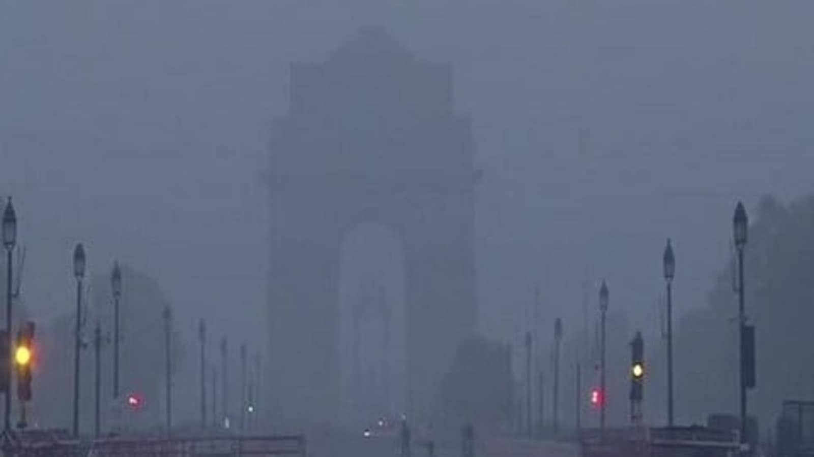 Delhi’s air pollution climbs, back in ‘severe’ zone | Latest News Delhi ...