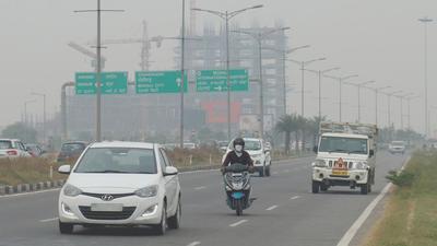 Properties along Airport Road in Mohali have been finding more buyers in GMADA auctions. (HT File Photo) Properties along Airport Road in Mohali have been finding more buyers in GMADA auctions. (HT File Photo)