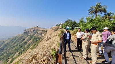 Recently, the forest department and PMPML officials conducted a survey of the fort and if everything goes as per plans from January 26, this PMPML bus service will start at Sinhagad fort. (HT PHOTO)