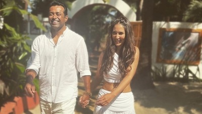 Leander Paes and Kim Sharma in a pic posted by Kim on her social media. Leander Paes and Kim Sharma in a pic posted by Kim on her social media.