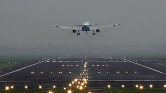The last flight from London's Heathrow airport to Kolkata's Netaji Subhas Chandra Bose International Airport lands on Sunday, i.e. January 2, after which the service will remain suspended.(Vijayanand Gupta/ HT Photo)
