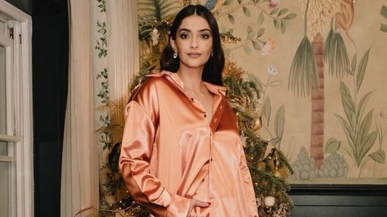 Sonam Kapoor's casual skirt-blouse set for New Year bash with Anand Ahuja is worth a fortune, it costs...
