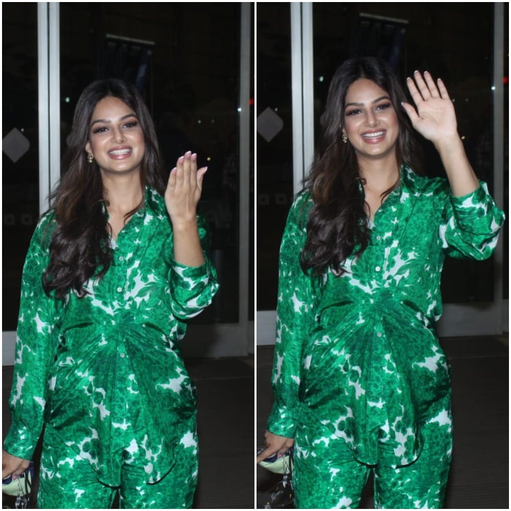 Harnaaz Sandhu also waved at the people.