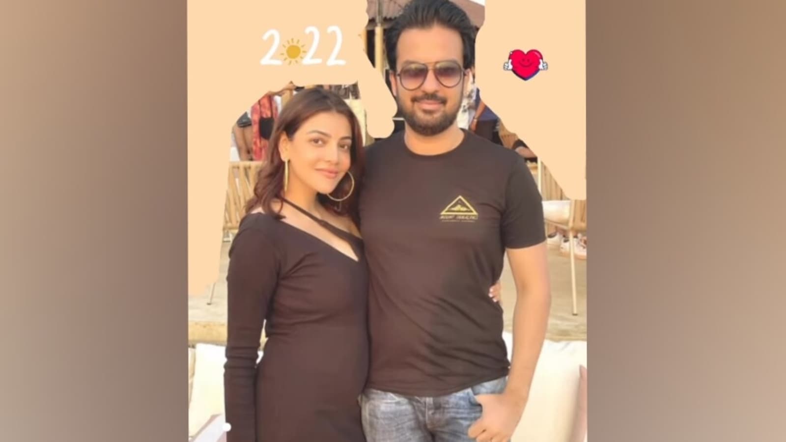 Kajal Aggarwal shares first glimpse of baby bump in pic with husband Gautam Bollywood pic