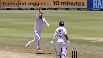Cricket - Second Test - South Africa v India - Imperial Wanderers Stadium, Johannesburg, South Africa - January 3, 2022 South Africa's Duanne Olivier celebrates after taking the wicket of India's Ajinkya Rahane REUTERS/Rogan Ward (REUTERS)