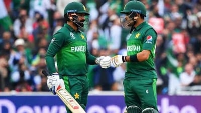 Mohammad Hafeez &amp; Babar Azam (Twitter/babarazam258)