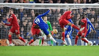 Chelsea's Mason Mount shoots at goal (REUTERS)
