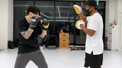 BTS' Jungkook flaunting his boxing skills in new video is workout motivation we need, V reacts: Watch BTS' Jungkook flaunting his boxing skills in new video is workout motivation we need, V reacts: Watch