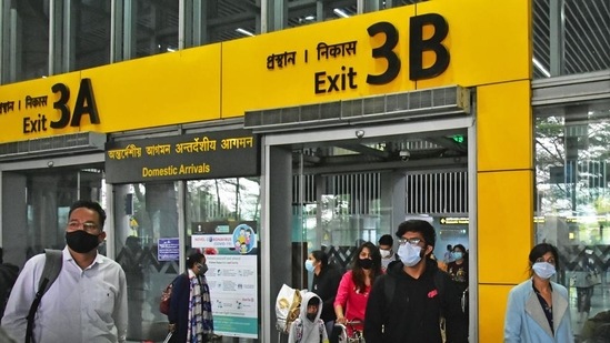 The West Bengal government mentioned that it would restrict flights from New Delhi and Mumbai, the two cities witnessing the largest surge in Covid-19 infections in recent weeks, to just twice a week in a measure to combat the spread of the pandemic in the state.(HT File Photo)