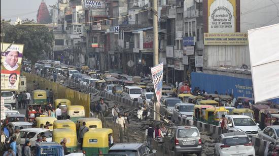 The large-scale addition of parking space will help in decongestion of the Chandni Chowk commercial area while acting as a major revenue source for the corporation. (HT Archive)