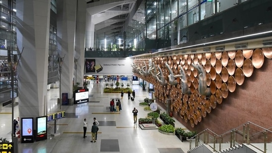 Breaking News: Priyanka Gandhi Vadra To 'isolate' After Family Member, Staff Test Positive For Covid - Hindustan Times 2 airport 1641213385837 1641213385987